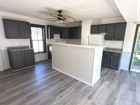 Tiny photo for 431 N Crystal Street, Elgin, IL 60123 (MLS # 12460121)