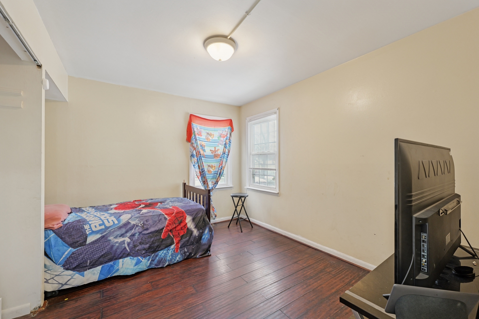 1107 E 145th Street