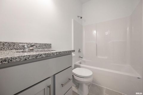 Tiny photo for Lot 8 Faiths Way, Bettendorf, IA 52722 (MLS # QC4269842)