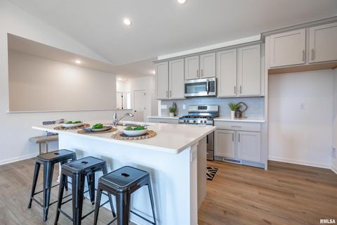 Tiny photo for Lot 8 Faiths Way, Bettendorf, IA 52722 (MLS # QC4269842)