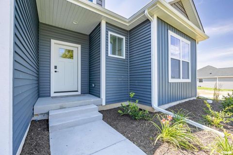 Tiny photo for Lot 8 Faiths Way, Bettendorf, IA 52722 (MLS # QC4269842)