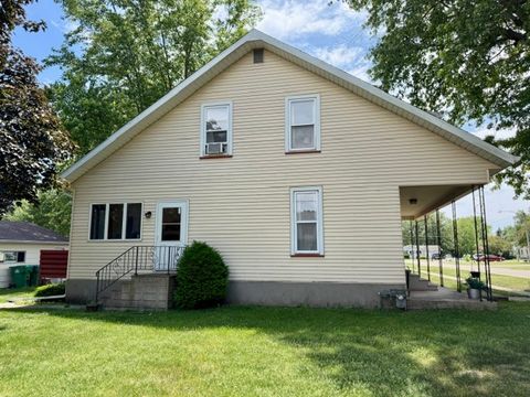 Tiny photo for 109 4th Avenue, Mendota, IL 61342 (MLS # 12659651)