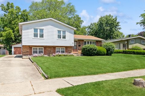 Single Family Residence in Waukegan IL 2710 Blanchard Road.jpg