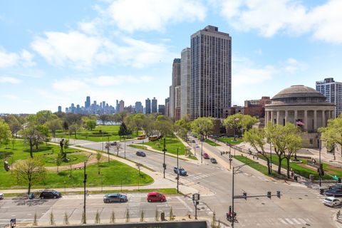 Tiny photo for 340 W Diversey Parkway #715, Chicago, IL 60657 (MLS # 12633187)