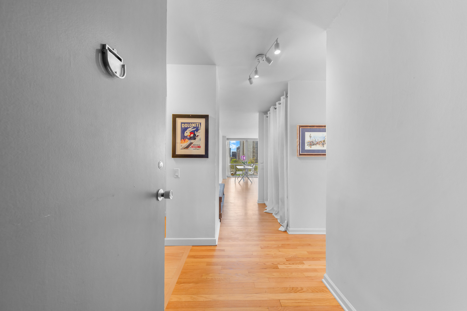 340 W Diversey Parkway 715