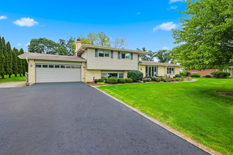 Photo of 22W375 Walnut Avenue, Medinah, IL 60157 (MLS # 12740103)