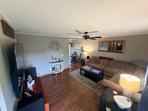 Tiny photo for 827 Sunbury Road, South Elgin, IL 60177 (MLS # 12627130)