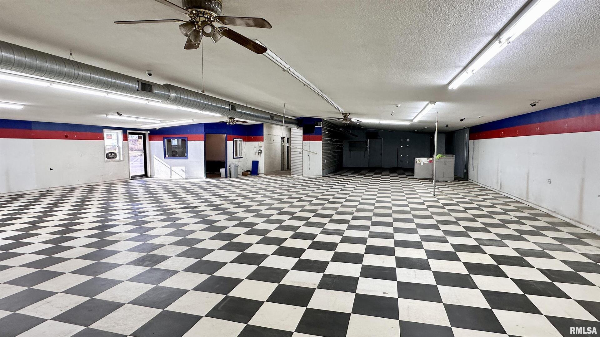 1421 N MAIN Street