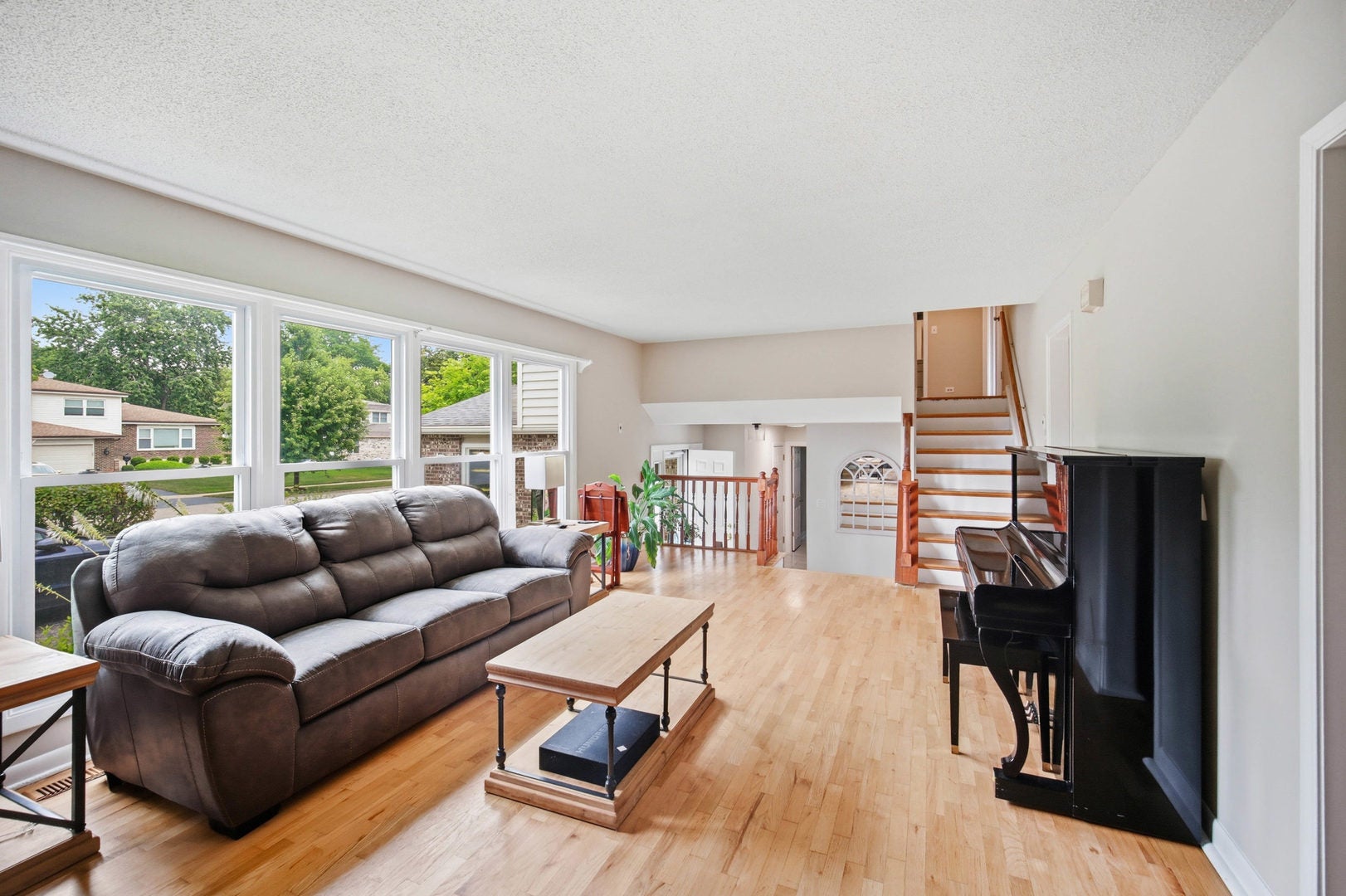 219 W Appletree Lane