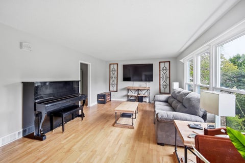 Tiny photo for 219 W Appletree Lane, Arlington Heights, IL 60004 (MLS # 12718471)