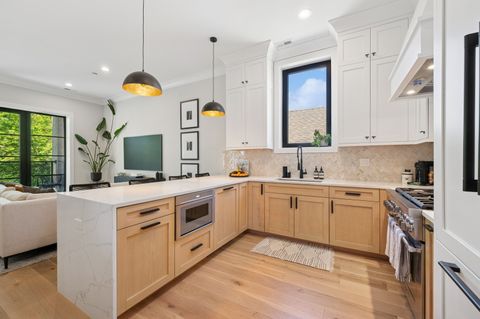Tiny photo for 3219 N Seminary Avenue #3N, Chicago, IL 60657 (MLS # 12362845)