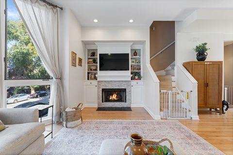 Tiny photo for 2003 N Hoyne Avenue, Chicago, IL 60647 (MLS # 12584726)