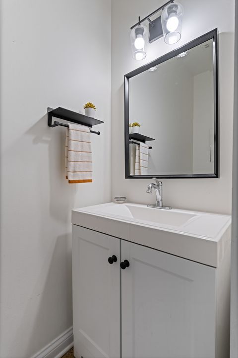 Tiny photo for 2003 N Hoyne Avenue, Chicago, IL 60647 (MLS # 12584726)