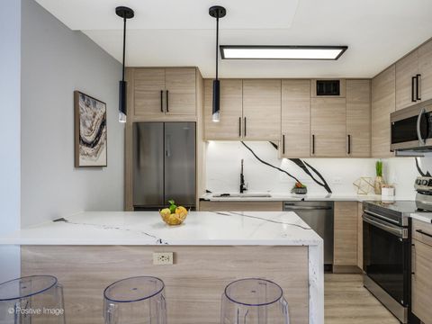 Tiny photo for 6157 N Sheridan Road #9J, Chicago, IL 60660 (MLS # 12542148)