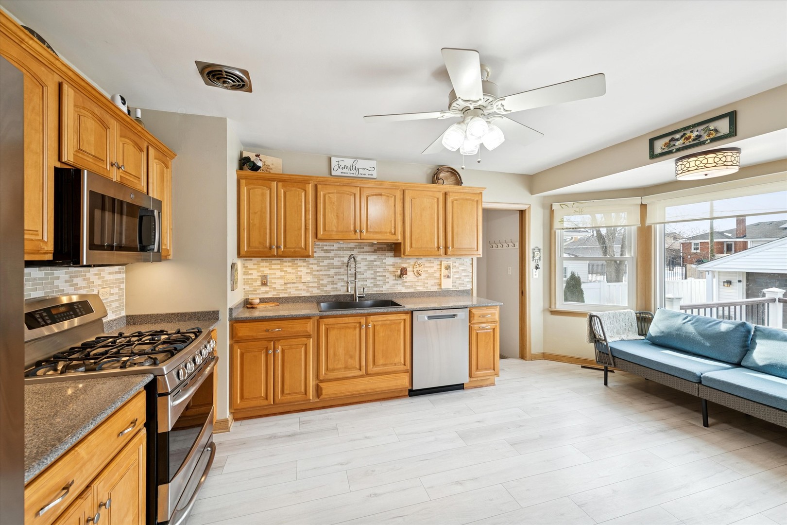 1908 Sunnyside Avenue