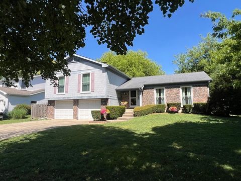 Photo of 821 Blue Mound Drive, Crystal Lake, IL 60014 (MLS # 12672479)