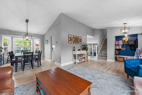 Tiny photo for 113 N Bristol Drive, Bloomingdale, IL 60108 (MLS # 12626627)