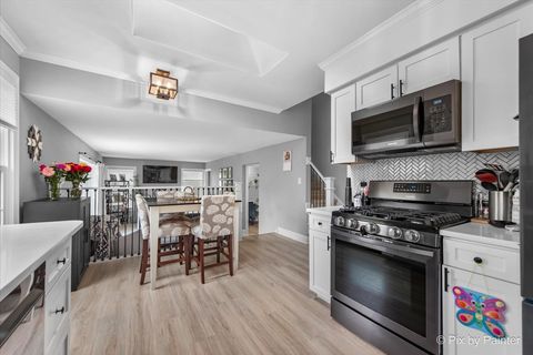 Tiny photo for 113 N Bristol Drive, Bloomingdale, IL 60108 (MLS # 12626627)
