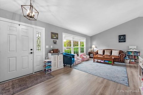 Tiny photo for 113 N Bristol Drive, Bloomingdale, IL 60108 (MLS # 12626627)