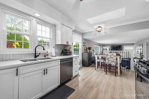 Tiny photo for 113 N Bristol Drive, Bloomingdale, IL 60108 (MLS # 12626627)