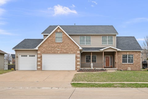 Photo of 1338 W 61st Street, Davenport, IA 52806 (MLS # 12749995)