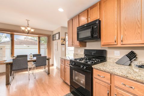 Tiny photo for 1717 OAKTON Street, Park Ridge, IL 60068 (MLS # 12489547)
