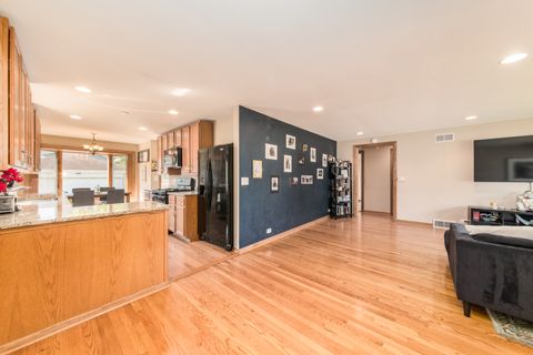 Tiny photo for 1717 OAKTON Street, Park Ridge, IL 60068 (MLS # 12489547)