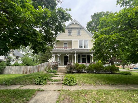 322 Crawford Avenue Dixon IL 61021