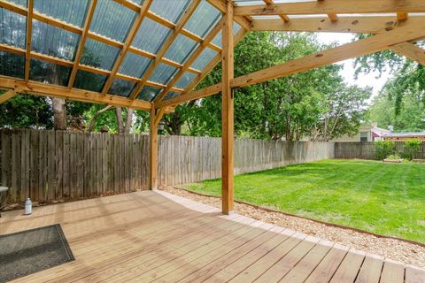 Tiny photo for 513 Maizefield Avenue, Bloomington, IL 61701 (MLS # 12655852)