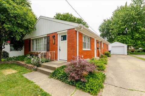 Tiny photo for 513 Maizefield Avenue, Bloomington, IL 61701 (MLS # 12655852)