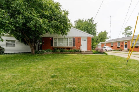 Photo of 513 Maizefield Avenue, Bloomington, IL 61701 (MLS # 12655852)