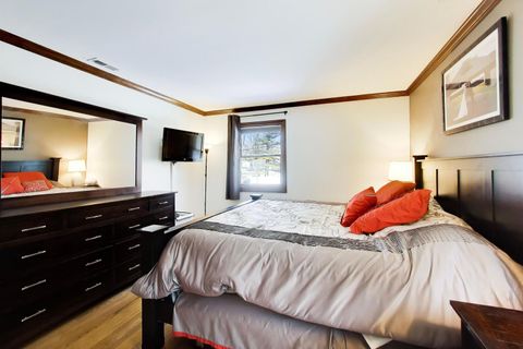 Tiny photo for 714 W Campbell Street, Arlington Heights, IL 60005 (MLS # 12621792)