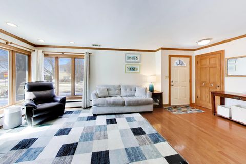 Tiny photo for 714 W Campbell Street, Arlington Heights, IL 60005 (MLS # 12621792)