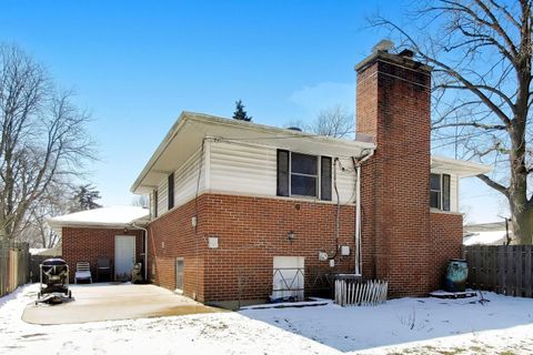 Tiny photo for 714 W Campbell Street, Arlington Heights, IL 60005 (MLS # 12621792)