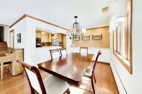 Tiny photo for 714 W Campbell Street, Arlington Heights, IL 60005 (MLS # 12621792)