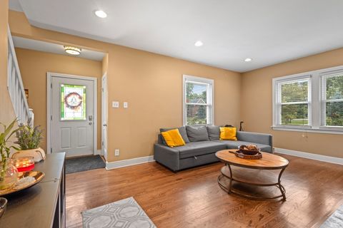 Tiny photo for 236 Oakwood Drive, Wood Dale, IL 60191 (MLS # 12484530)