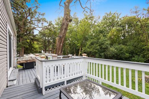 Tiny photo for 236 Oakwood Drive, Wood Dale, IL 60191 (MLS # 12484530)
