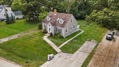 Tiny photo for 236 Oakwood Drive, Wood Dale, IL 60191 (MLS # 12484530)
