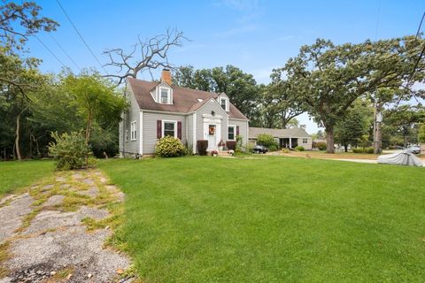 Tiny photo for 236 Oakwood Drive, Wood Dale, IL 60191 (MLS # 12484530)