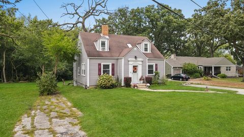 Tiny photo for 236 Oakwood Drive, Wood Dale, IL 60191 (MLS # 12484530)