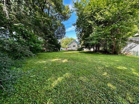 Tiny photo for 212 N Linden Street, Clinton, IL 61727 (MLS # 12457064)