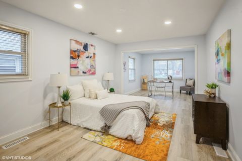 Tiny photo for 943 Maple Lane, Elk Grove Village, IL 60007 (MLS # 12499982)