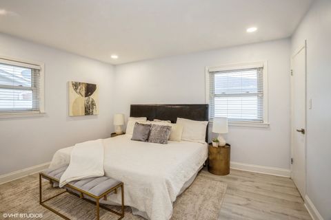 Tiny photo for 943 Maple Lane, Elk Grove Village, IL 60007 (MLS # 12499982)