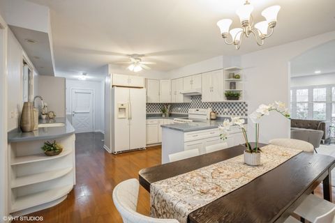 Tiny photo for 943 Maple Lane, Elk Grove Village, IL 60007 (MLS # 12499982)