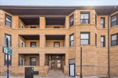 561 W Briar Place 305 Chicago IL 60657