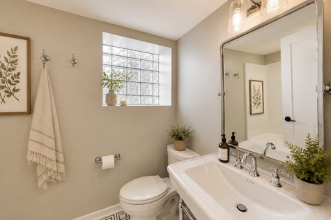 Tiny photo for 1212 N Ridgeland Avenue, Oak Park, IL 60302 (MLS # 12750454)