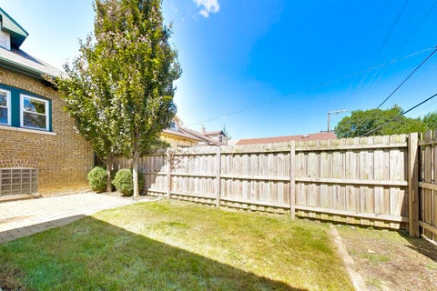 Tiny photo for 1212 N Ridgeland Avenue, Oak Park, IL 60302 (MLS # 12750454)