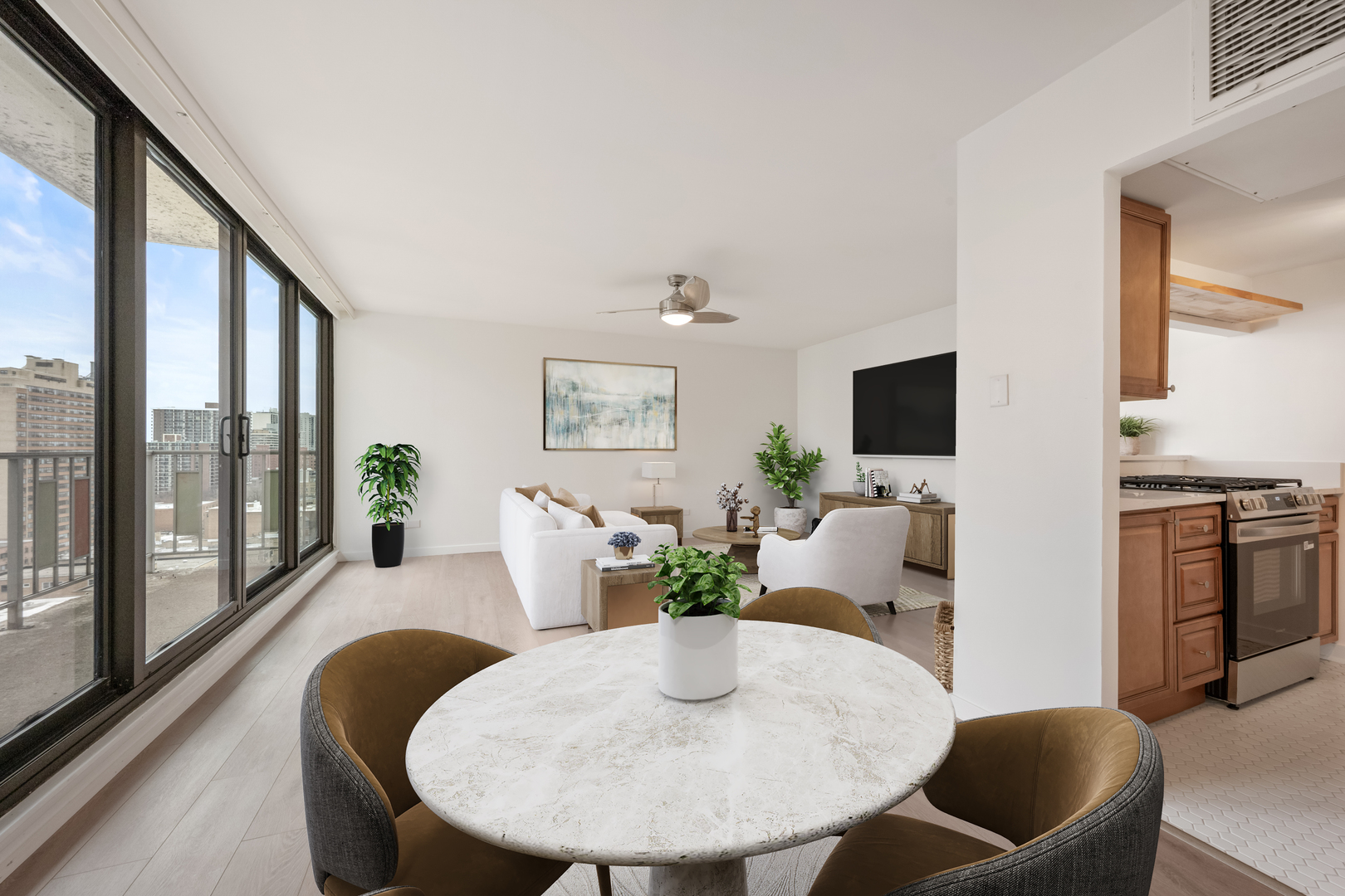 6150 N Kenmore Avenue 15C