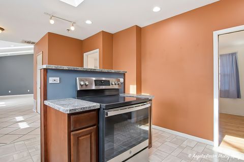 Tiny photo for 4320 Lakewood Road, McHenry, IL 60050 (MLS # 12598420)