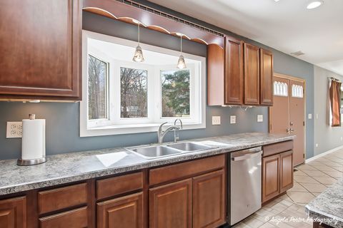 Tiny photo for 4320 Lakewood Road, McHenry, IL 60050 (MLS # 12598420)